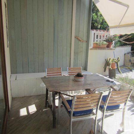 Monolocale San Pantaleo Apartment Екстериор снимка
