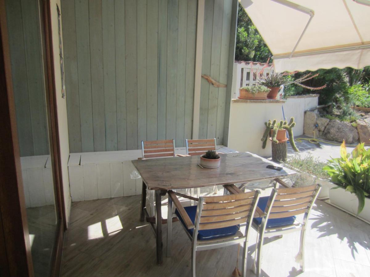 Monolocale San Pantaleo Apartment Екстериор снимка