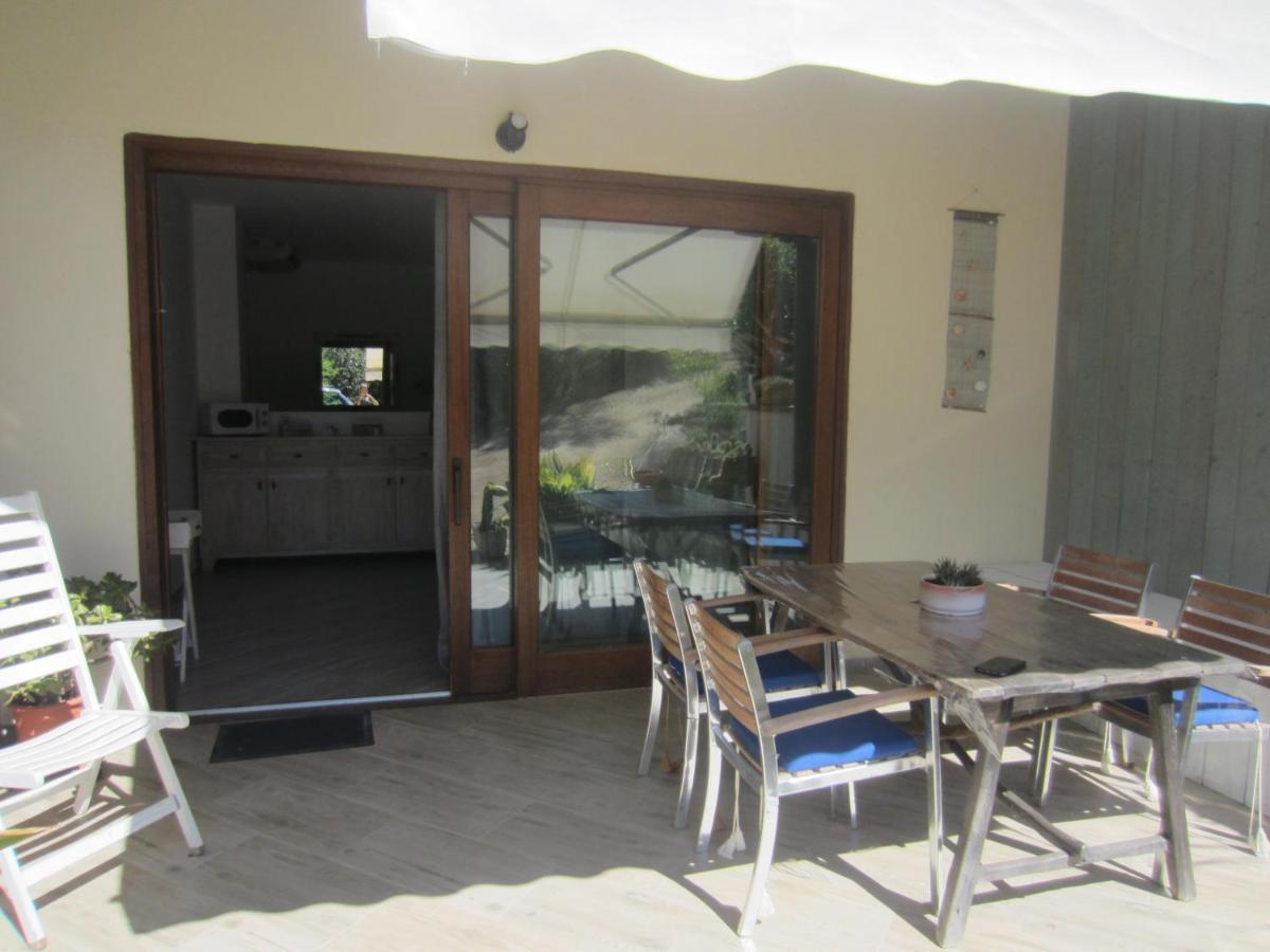 Monolocale San Pantaleo Apartment Екстериор снимка