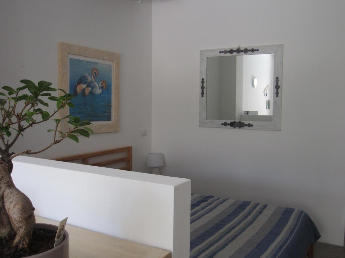 Monolocale San Pantaleo Apartment Екстериор снимка