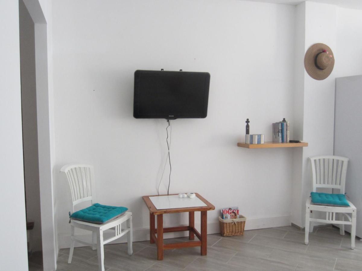 Monolocale San Pantaleo Apartment Екстериор снимка
